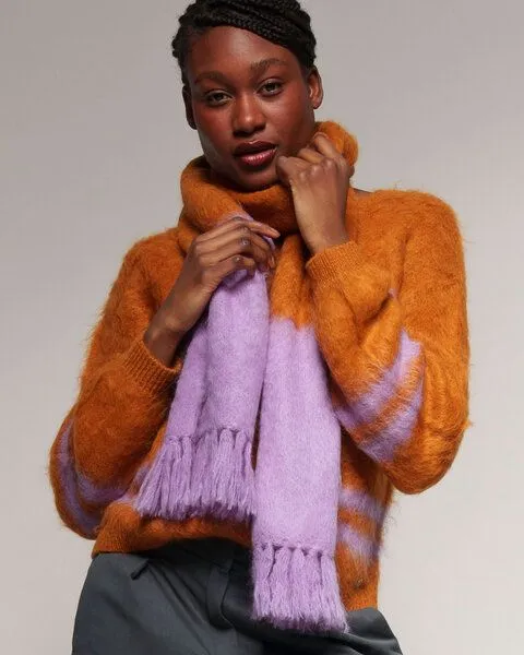 Alma & Lovis Alma & Lovis Flauschiger Strickschal aus gebrushter Alpakawolle | Brushed Scarf, Fox (orange-lila), – Produktbild 1 von 4