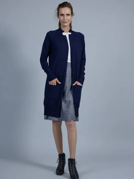Susan's Fashion Susan's Fashion Strickjacke Marie aus Biomerinowolle, Dunkelblau, – Produktbild 6 von 6