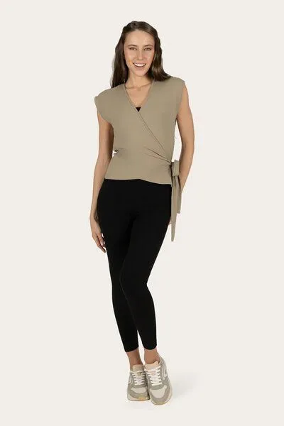 Urban Goddess Urban Goddess Aurora Yoga & Pilates Wickel-Top, Fern (braun), – Produktbild 4 von 4