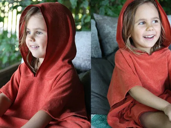 werkvoll by Lena Peter werkvoll by Lena Peter Badeponcho FROTTEE, Rust mit rotem rand, – Produktbild 1 von 4