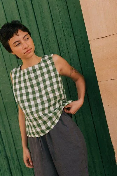 AmourLinen AmourLinen Klassisches ärmelloses Leinentop Lucia, Grünes gingham, – Produktbild 1 von 4