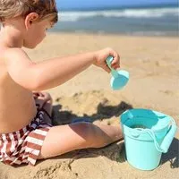 PETIKIDS PETIKIDS Silikon-Sand- und Strandspielzeug (1 Eimer, 1 Schaufel und 4 Strandaccessoires + Tragetasche) – Produktbild 1 von 1