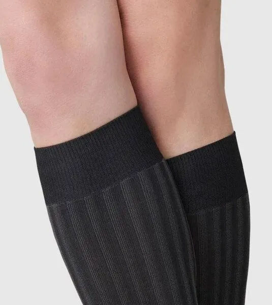 Swedish Stockings Swedish Stockings Kniestrümpfe Hilda aus Recycling-Material, Schwarz, – Produktbild 3 von 4