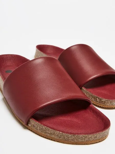NINE TO FIVE NINE TO FIVE #kato - edler Slipper aus leichter Microfaser mit bequemen Naturlatex-Fussbett, Merlot, – Produktbild 1 von 4