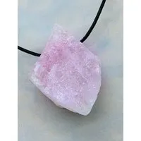 OneWorldMinerals OneWorldMinerals Rosenquarz, roh belassene Schmuckanhänger (entgratet) – Produktbild 1 von 1