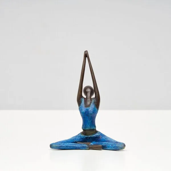 Moogoo Creative Africa Moogoo Creative Africa Bronze-Skulptur Yoga "Adeline" | by Hamidou | Unikate, Blau, – Produktbild 2 von 3