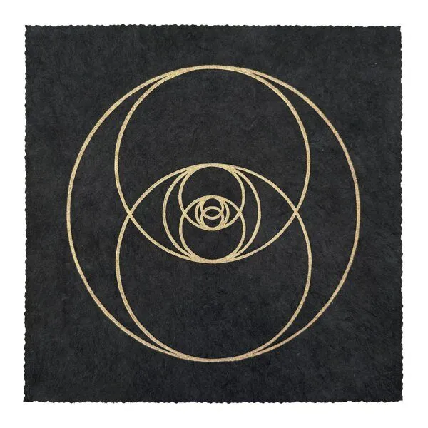 Veskor Cassiopeia Veskor Cassiopeia VESICA PISCIS Heilige Geometrie Linoldruck | 22 × 22 cm | Gold auf Schwarz – Produktbild 1 von 4