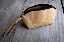 BY COPALA BY COPALA Kraftpapier : Federmappe/ Etui/ Tasche, nachhaltig. Lederoptik – Produktbild 1 von 1
