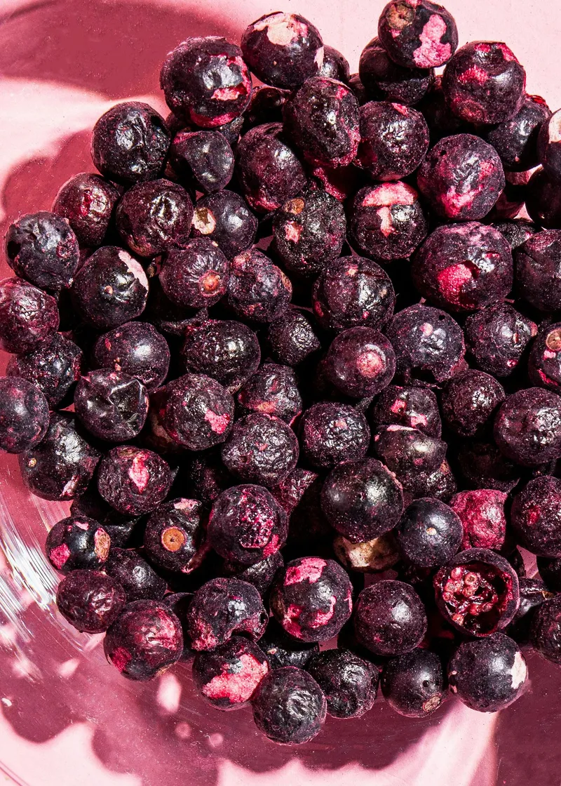 KoRo Gefriergetrocknete schwarze Johannisbeeren 500 g – Produktbild 3 von 5