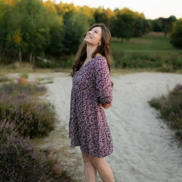 NORDLICHT NORDLICHT Kleid Ami mit Blumenmuster aus 100% Ecovero, Cherry (rot), – Produktbild 4 von 4
