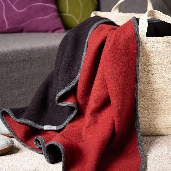 nahtur-design nahtur-design Baby- und Kinder Wolldecke aus Flauschloden, Rot/schwarz (rot), – Produktbild 3 von 4