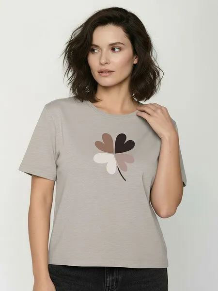 GreenBomb GREENBOMB Clover Nova - Kastiges T-Shirt aus Bio-Baumwolle / hochwertiger Print / GOTS / Fair & Vegan, Grau (sandstone), – Produktbild 2 von 4