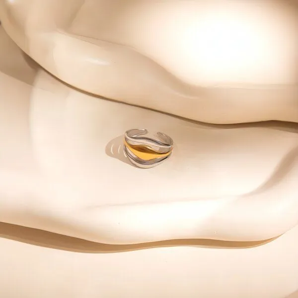 ELEKTROPULLI ELEKTROPULLI Größenverstellbarer Silber WAVY Ring, Gold, – Produktbild 3 von 4