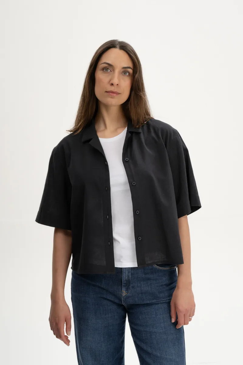 MELA MELA Damen vegan Shirt Kurzarm Tavleen Charcoal Schwarz, Schwarz, – Produktbild 2 von 2