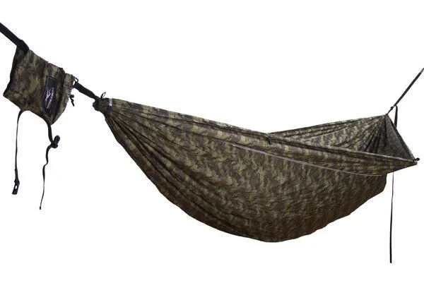 Hideaway Outfitters Hideaway Outfitters Doppel Reisehängematte aus atmungsaktiver Fallschirmseide inklusive Baumgurte und Karabiner, Camo, – Produktbild 2 von 4