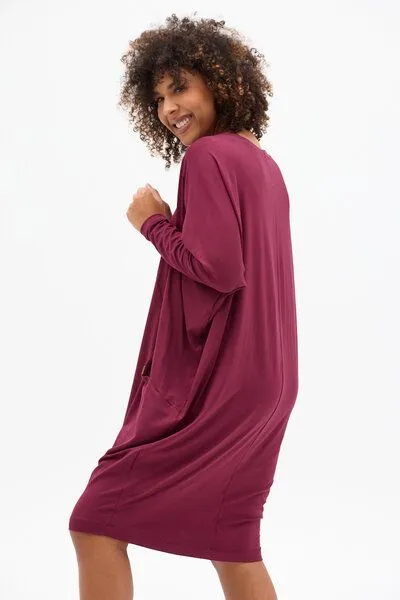 KOKOworld KOKOworld Kleid Toa – aus weicher Viskose – mit Bootsausschnitt und praktischen Taschen – Fair produziert in Polen, Wine (weinrot), – Produktbild 3 von 4