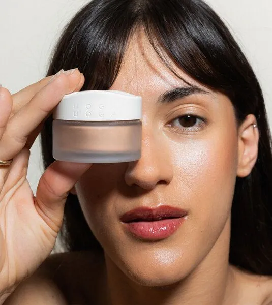 Uoga Uoga Uoga Uoga Mineral Foundation Bronze – Produktbild 3 von 3
