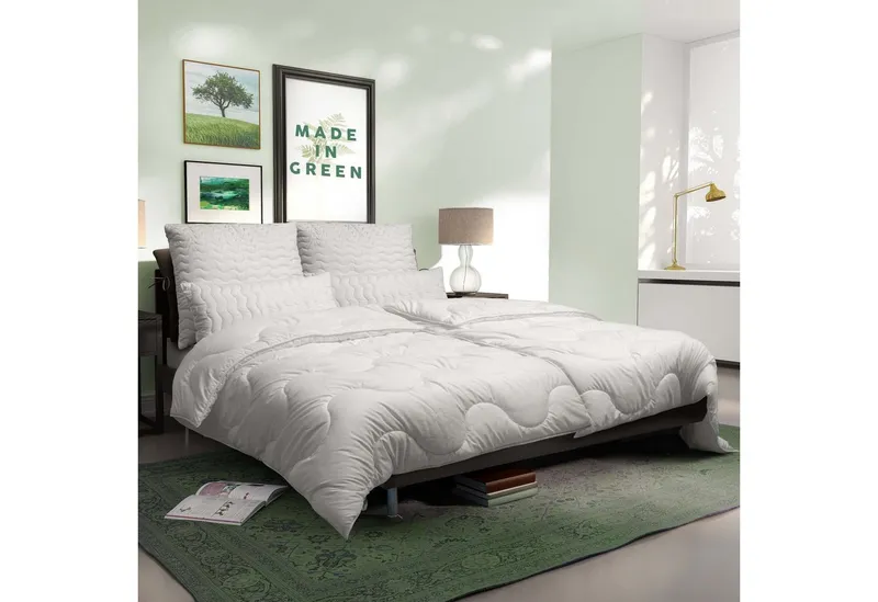 John Cotton Kopfkissen Julia, Kissen ist Made in Green, Füllung: Polyester, Bezug: 100% Polyester, Seitenschläfer, Bauchschläfer, Rückenschläfer, Kopfkissen 40x80 cm, 80x80cm, kochfest 95°C, sehr flauschig, Weiß, – Produktbild 2 von 7
