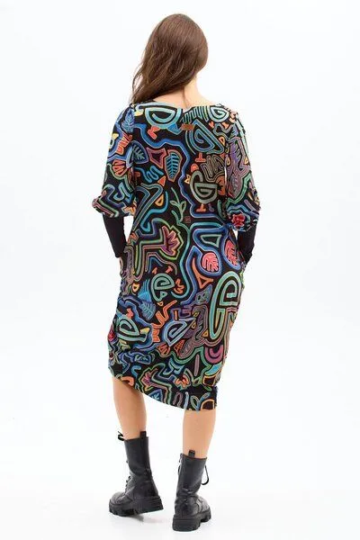 KOKOworld Kleid Morelia – Ballonkleid – Länge bis zum Knie/über das Knie – Aufgebauschte Ärmel – Carré-Ausschnitt – Farbenfroher einzigartiger Print von KOKOworld – Fair produziert in Polen, Yala black (mehrfarbig), – Produktbild 3 von 4