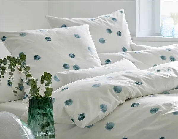 Cotonea Cotonea Bio Satin-Bettwäsche Tupfen, Petrol (blau), – Produktbild 1 von 4
