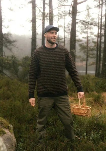 LAKOR LAKOR Faroese Fisher Knit (navy/brown) – Produktbild 3 von 4
