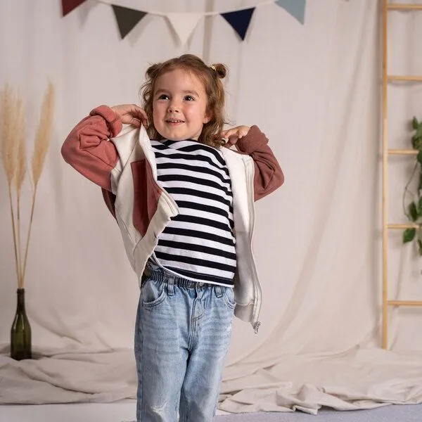 Vresh Clothing Vresh Clothing Mini Vischi - Kinder Zip-Hoodie aus Biobaumwolle, Beige/rotbraun/coral, – Produktbild 4 von 4