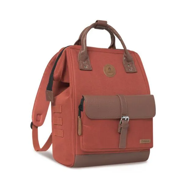 Cabaïa Cabaïa Rucksack Adventurer Medium aus veganem Leder - 23 Liter, Rot, – Produktbild 4 von 4