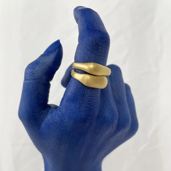 noemvri fashion label noemvri fashion label organischer Ring big, Gold matt, – Produktbild 3 von 4