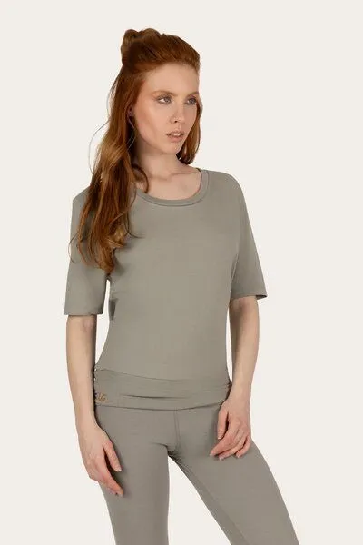 Urban Goddess Urban Goddess Dry Fit Yoga Shirt Kami, Smokey quartz (grau), – Produktbild 1 von 4