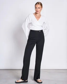 JAN N JUNE JAN 'N JUNE Damen vegan Schlitzhose Douro Schwarz – Produktbild 1 von 1