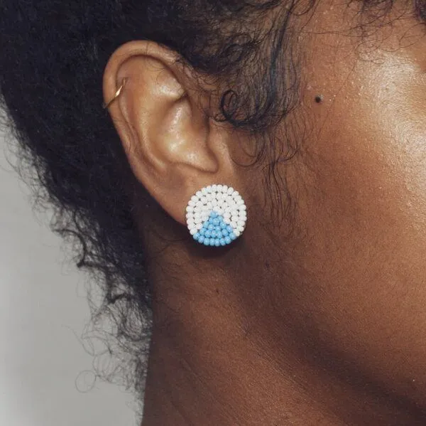 Swahili Coast Swahili Coast Ohrstecker - CIRCLE WEDGE DOTS - Perlenohrstecker, Blau, – Produktbild 2 von 4