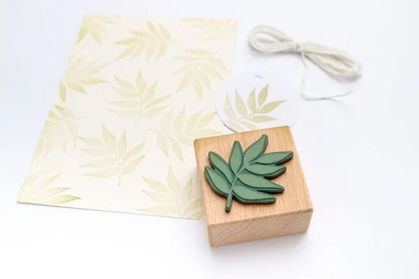 STUDIO KARAMELO STUDIO KARAMELO STEMPEL ESCHE BLATT – Produktbild 2 von 4