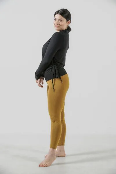 YogiLiebe YogiLiebe Wickelbluse „Lakshmi“ aus TENCEL Modal – handgenäht in Deutschland, Black, – Produktbild 4 von 4