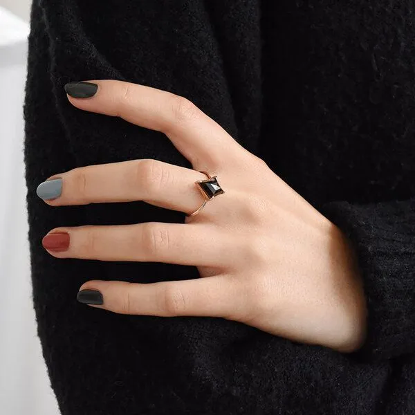 Eppi Eppi Minimalistischer Ring mit Salt and Pepper Diamanten Iban, Rosa, – Produktbild 4 von 4