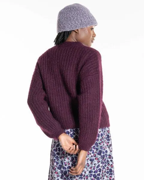 Alma & Lovis Alma & Lovis Cardigan im Grandpa-Style mit kuscheligem Alpaka-Mix | Grandpa Tiron, Red beet (dunkelrot), – Produktbild 4 von 4