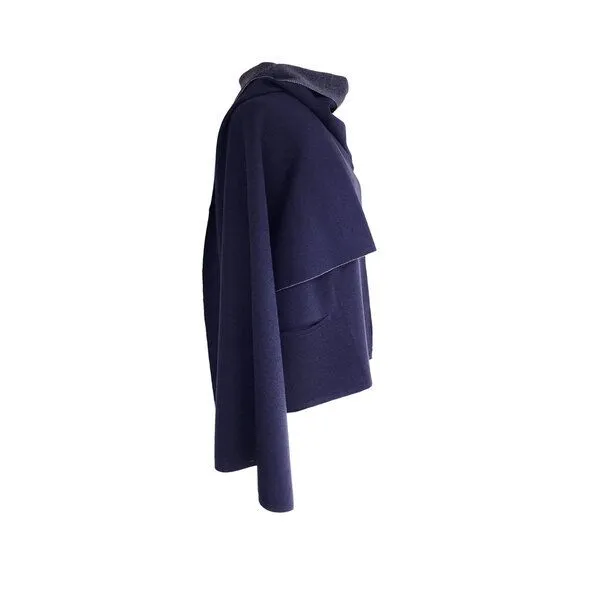 austriandesign.at austriandesign.at EIN LochSchal reversibel aus extrafeiner Merinowolle, Blau/grau, – Produktbild 3 von 4