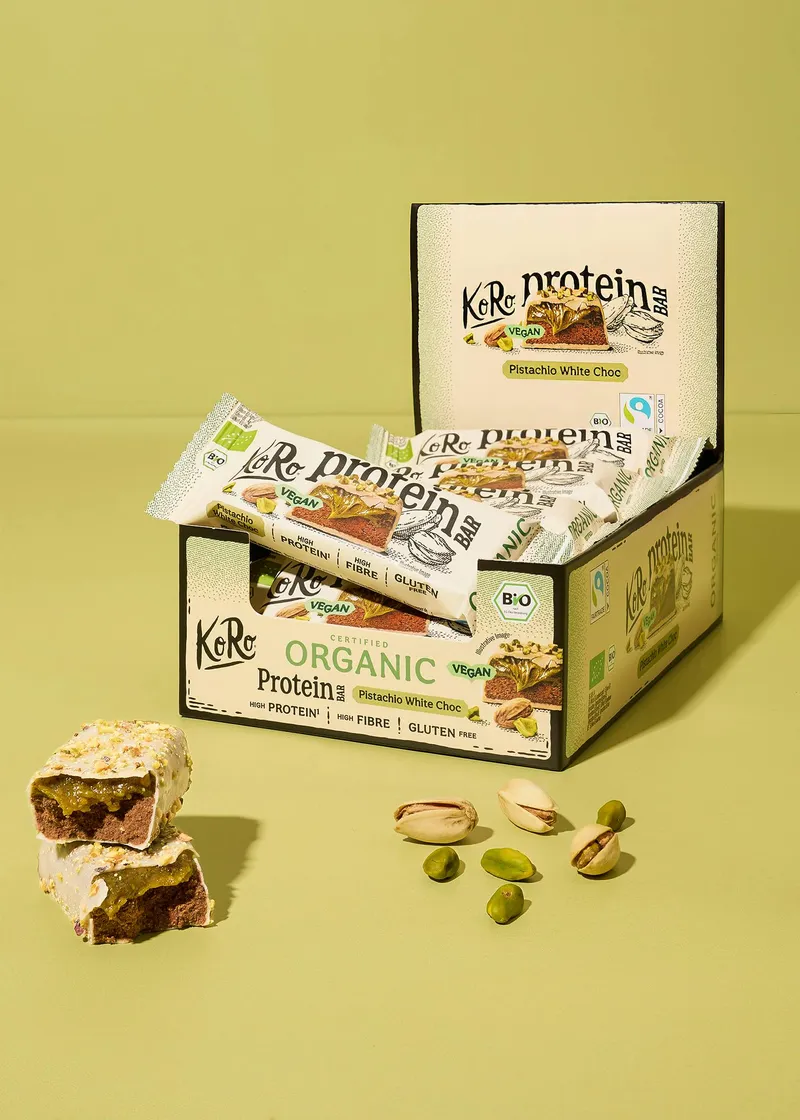 KoRo Vegan Bio Protein Bar Pistachio White Choc | 12 x 45 g – Produktbild 1 von 5