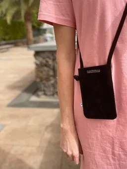 ELEKTROPULLI ELEKTROPULLI Handytasche KON aus Leder – Produktbild 1 von 1