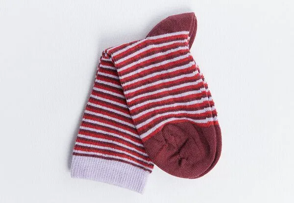 Leela Cotton Leela Cotton Baby/Kinder Socken aus 98% Bio-Baumwolle, Flieder-bordo-rot 3314, – Produktbild 1 von 1