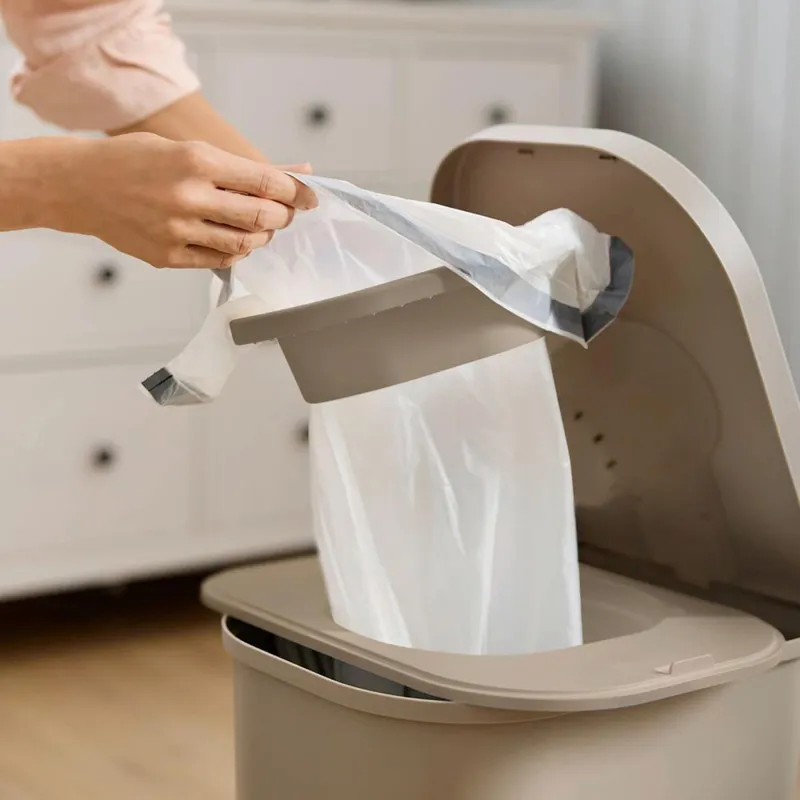 rotho babydesign rotho Windeleimer "KAYO" aus Recyclingkunststoff mit Aufdruck, Bär – Produktbild 4 von 4