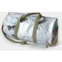 REFISHED fair fashion REFISHED fair fashion Tasche 'SPORTY BAG' - upcycelte Fischfuttersäcke, #fish weiß, – Produktbild 1 von 3