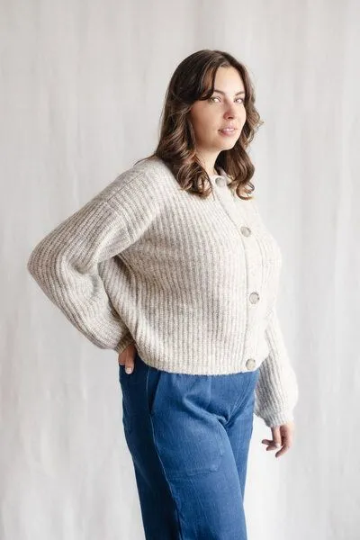 Jyoti - Fair Works Jyoti - Fair Works Baby-Alpaka Strickcardigan Betana, Hellgrau, – Produktbild 3 von 4
