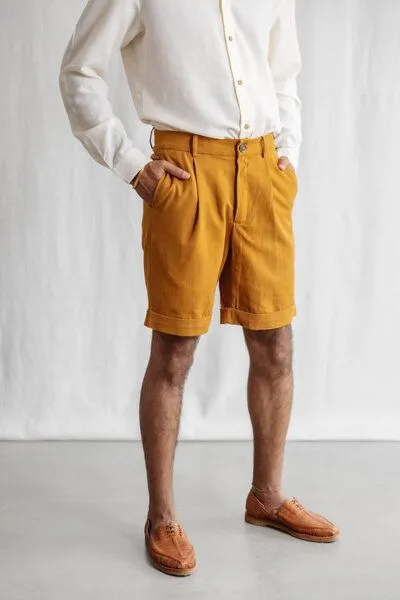 Jyoti - Fair Works Jyoti - Fair Works Bio-Baumwoll Shorts Neem, Curry, – Produktbild 1 von 4
