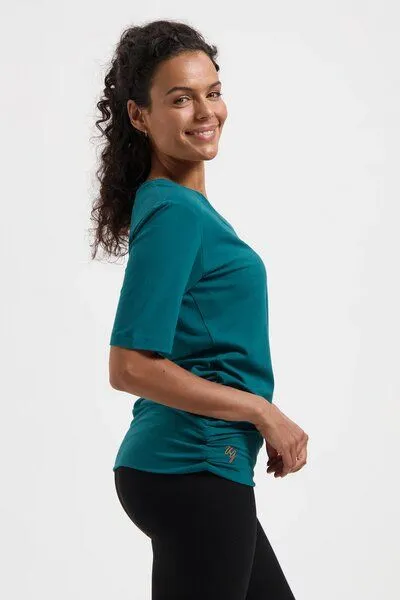 Urban Goddess Urban Goddess Dry Fit Yoga Shirt Kami, Seamoss (grün), – Produktbild 2 von 4