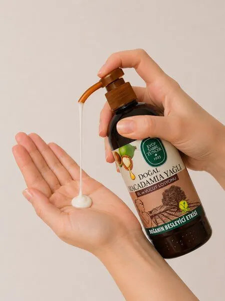Eyüp Sabri Tuncer Eyüp Sabri Tuncer Vegan Hand & Körper Lotion mit Vitamin E für alle Hauttypen, mit natürlichem Macadamiaöl – Produktbild 3 von 4