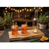 Portia by Callidus Designs Portia by Callidus Designs Aperitivo Bar Servierbrett aus Eiche mit Naturkante, Aperol Spritz Brett mit Glasmulden, Aperitivo Set – Produktbild 1 von 5