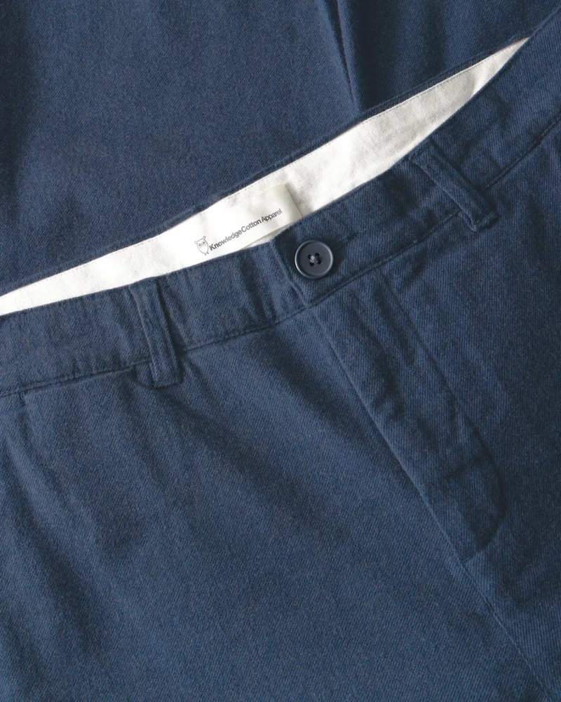 KnowledgeCotton Apparel KnowledgeCotton Apparel Herren vegan Hose Chuck Regular Flanell Vintage Indigo, Blau, – Produktbild 2 von 2