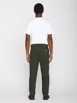 KnowledgeCotton Apparel KnowledgeCotton Apparel Herren vegan Chino-Hose Chuck Regular Twill Forrest Nachtgrün – Produktbild 1 von 1