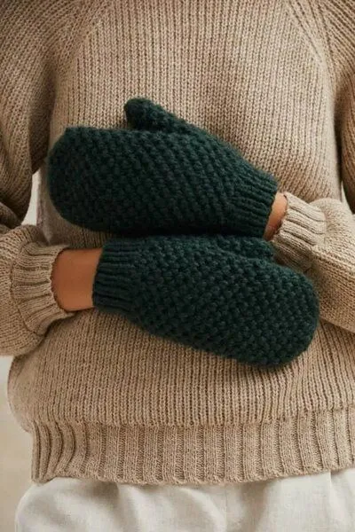 Jyoti - Fair Works Jyoti - Fair Works Baby-Alpaka Fäustling Handschuhe Casma, Waldgrün, – Produktbild 1 von 3