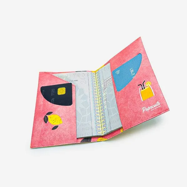 paprcuts paprcuts RFID Reisepasscover, Pink lemon (pink gelb), – Produktbild 4 von 4